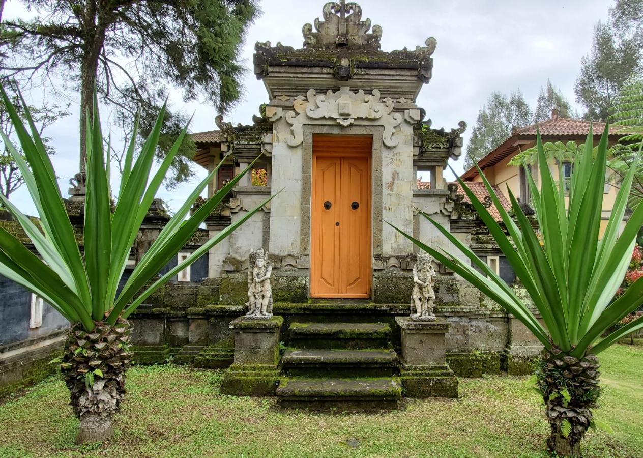 Balinese Villa In Berastagi Buitenkant foto