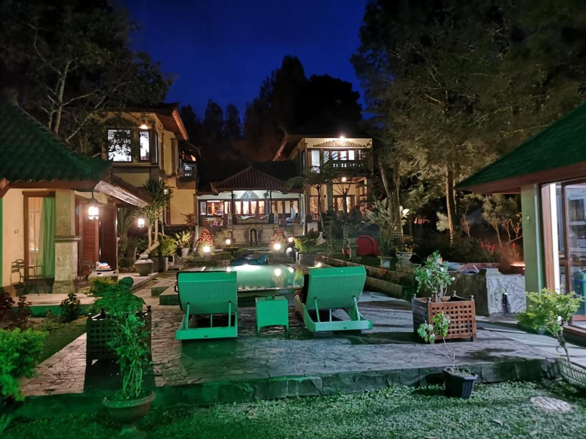 Balinese Villa In Berastagi Buitenkant foto