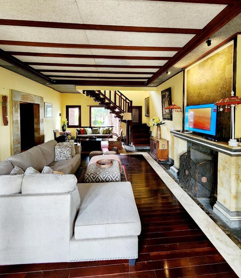 Balinese Villa In Berastagi Buitenkant foto