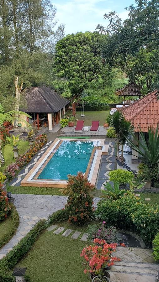 Balinese Villa In Berastagi Buitenkant foto