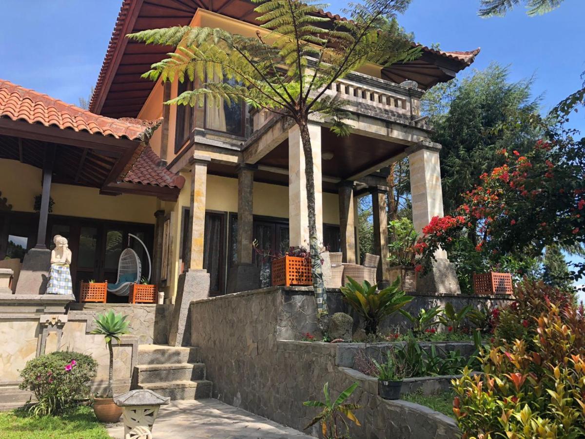 Balinese Villa In Berastagi Buitenkant foto