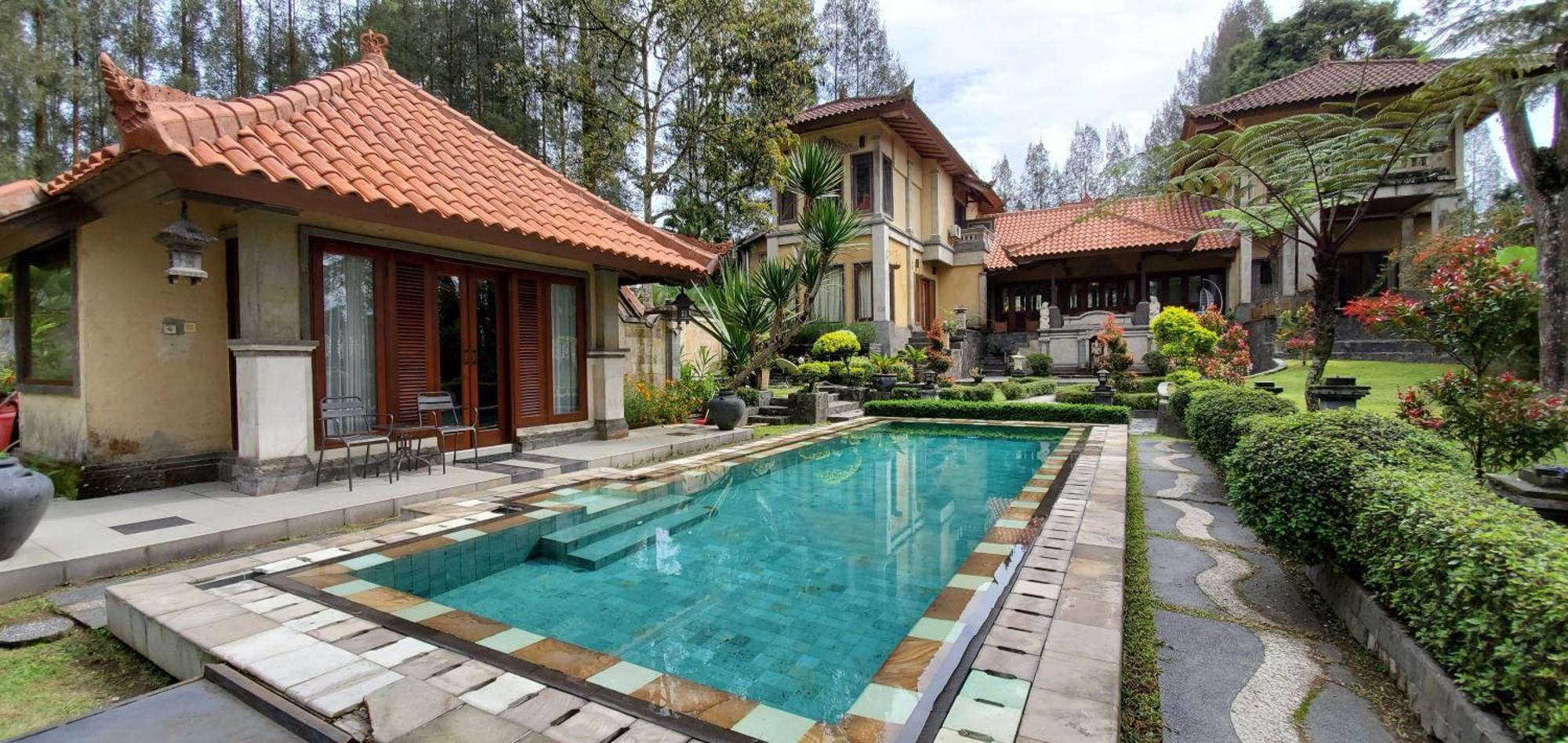 Balinese Villa In Berastagi Buitenkant foto