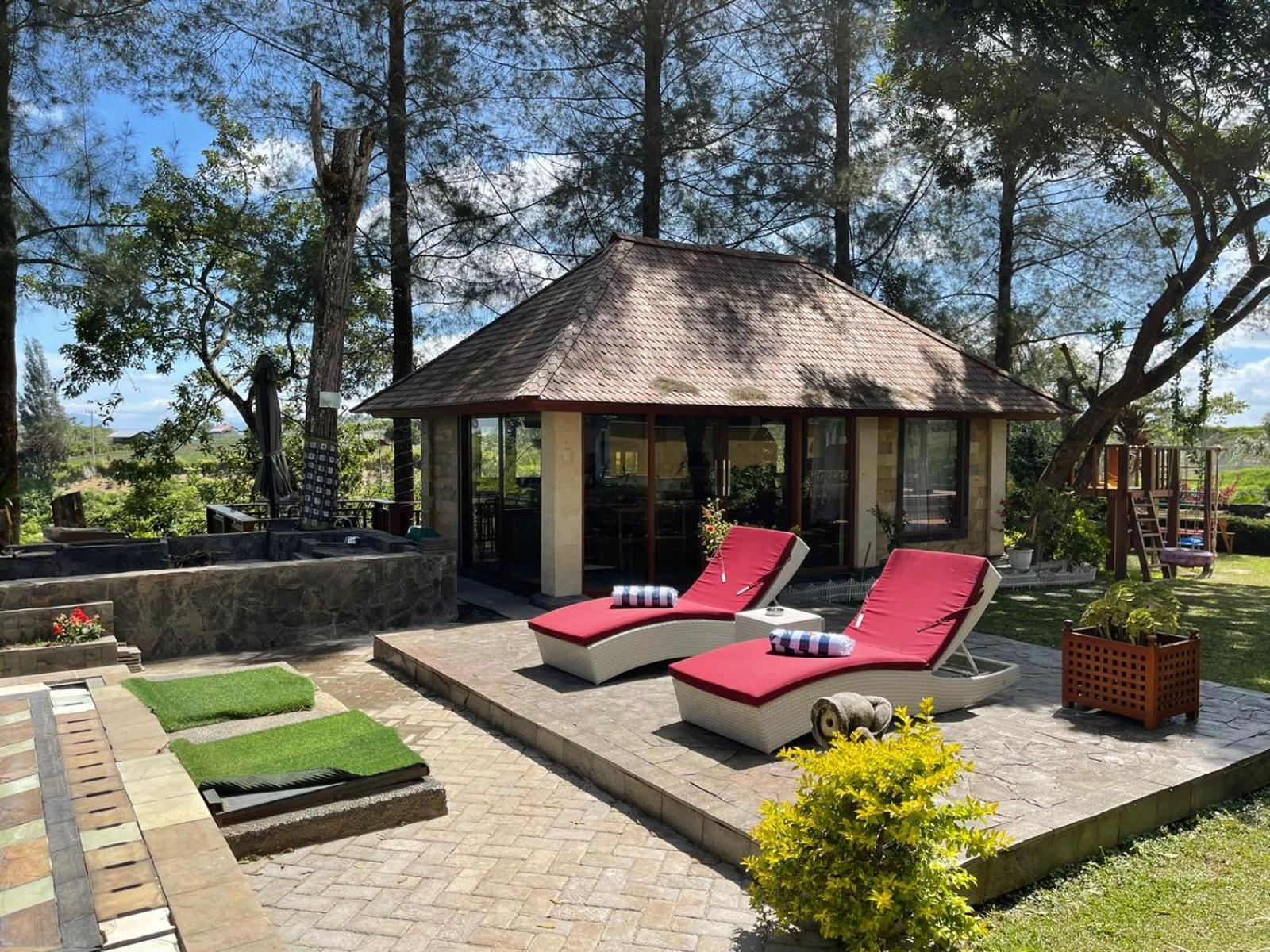 Balinese Villa In Berastagi Buitenkant foto